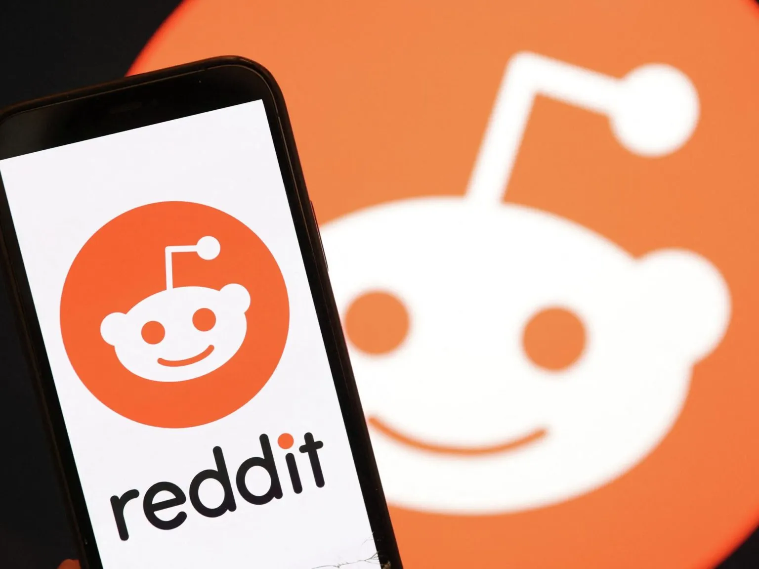 Reddit Launches NFT Avatar Marketplace