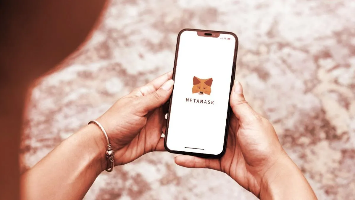 MetaMask Integrates Instant Bank Transfers