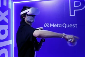 Meta* Prepares For 'Massive' Losses Due To Metaverse Development