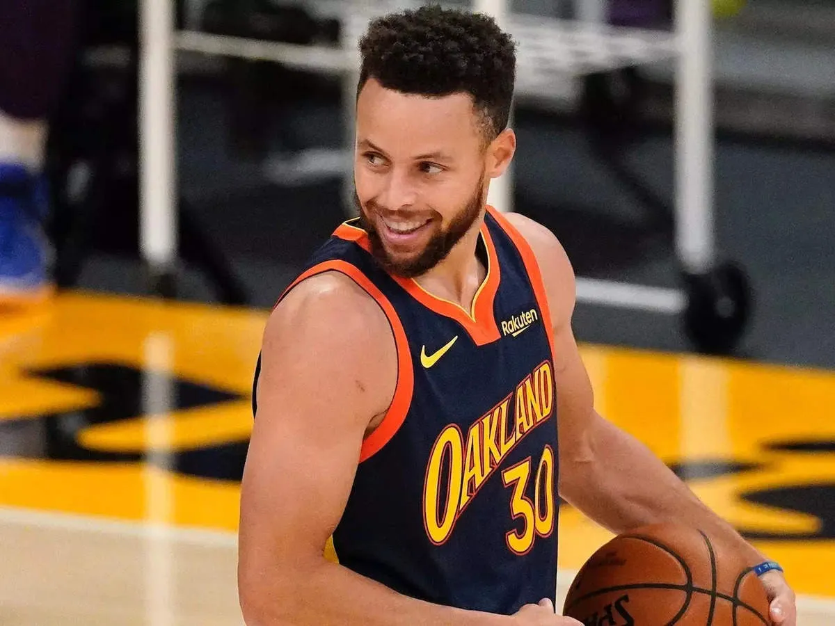 NBA Star Stephen Curry Files For NFT And Metaverse Trademarks